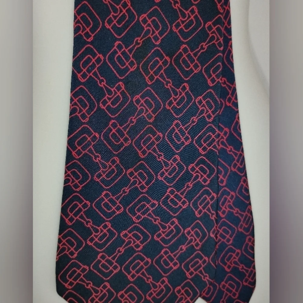 VINTAGE GUCCI NAVY RED SILK TIE